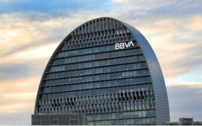 SANCIÓN DE 200.000 EUROS AL BBVA POR FIRMAR LA POLÍTICA DE DATOS DE SUS CLIENTES EN SU NOMBRE